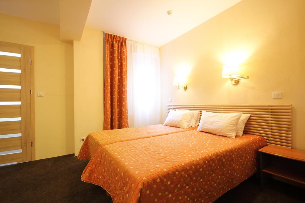Hotel Atlantic Lourdes Bagian luar foto